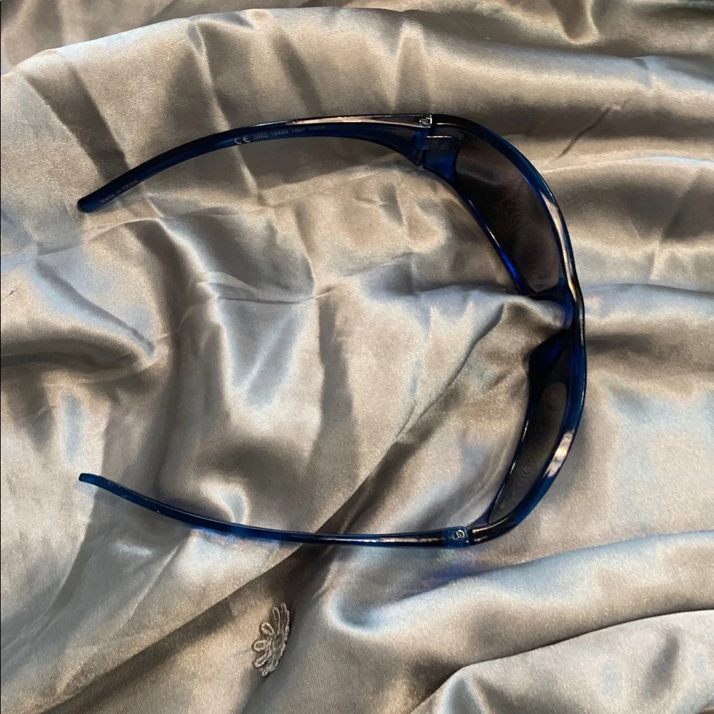 🌹Tommy Bahama Kids• Unisex Wrap Around UV Deep Blue Transparent Sunglasses